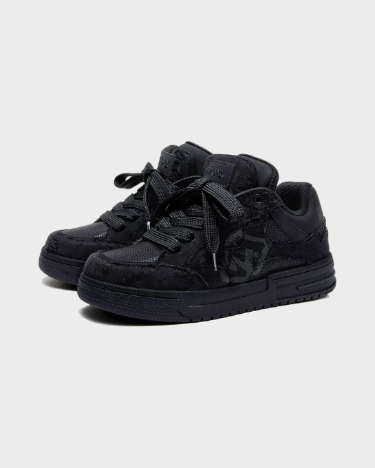 Fuzzy Low Black Sneakers