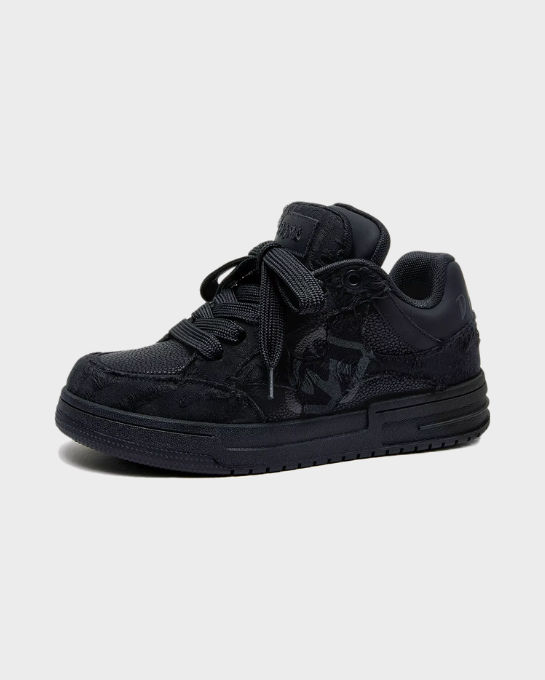 Fuzzy Low Black Sneakers