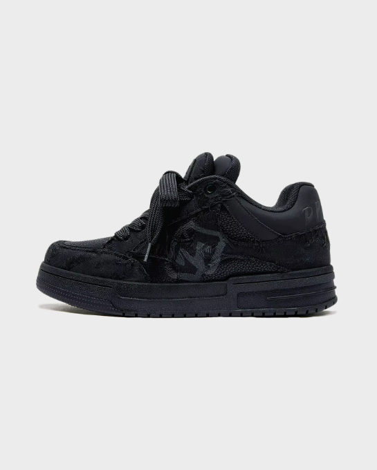 Fuzzy Low Black Sneakers