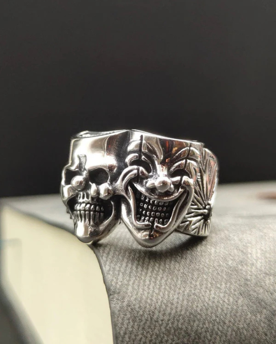 Skull Sovereign Ring