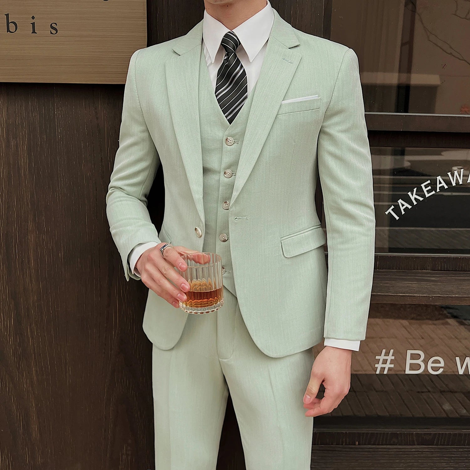 High-quality, fashionable and stylish casual suit set in three colors, a versatile men's professional suit set for spring and su