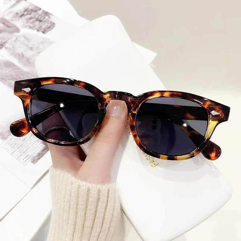 Vintage Fashion Shell Round Sunglasses Women Men Brand Design Retro Rivet Yellow Blue Lens Square Sun Glasses Female UV400